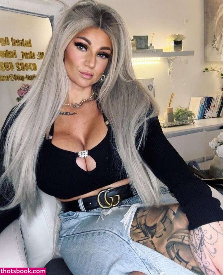 Siobhan Ward Photo #15