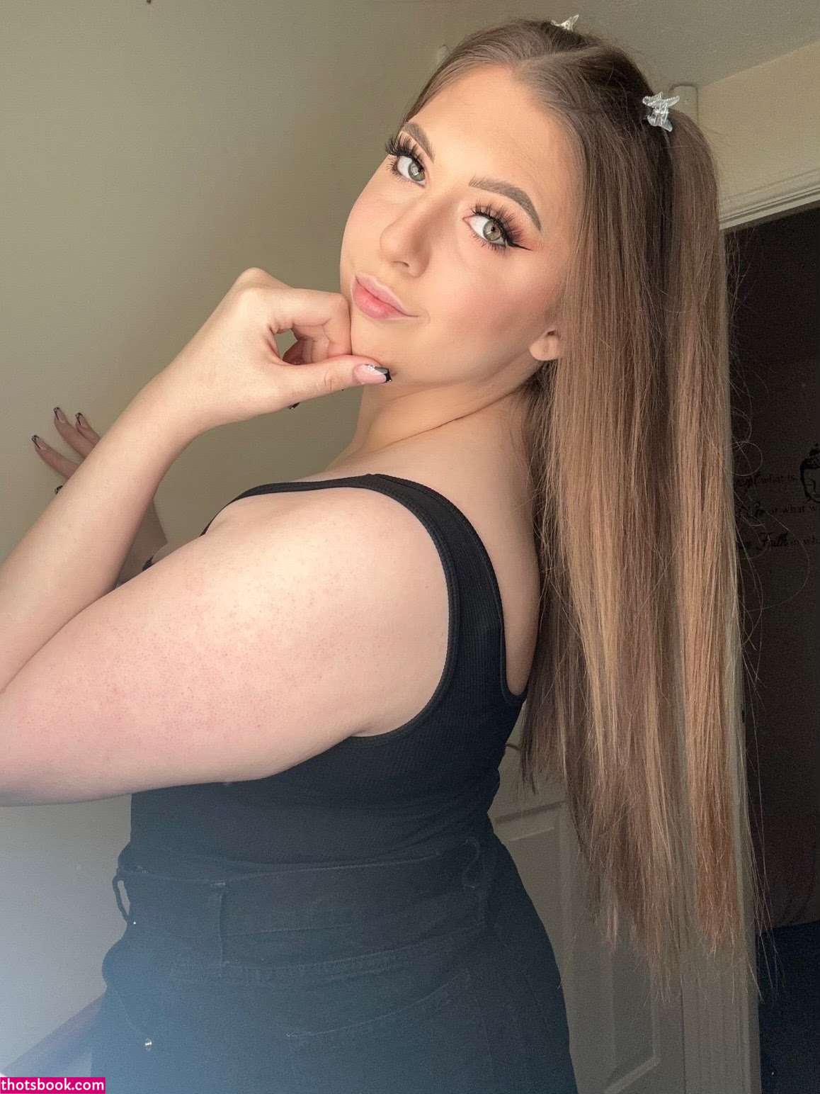 Tallbunnyy Photo #12