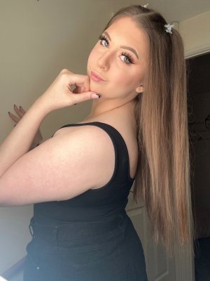 Tallbunnyy Photo #12