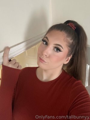 Tallbunnyy Photo #22