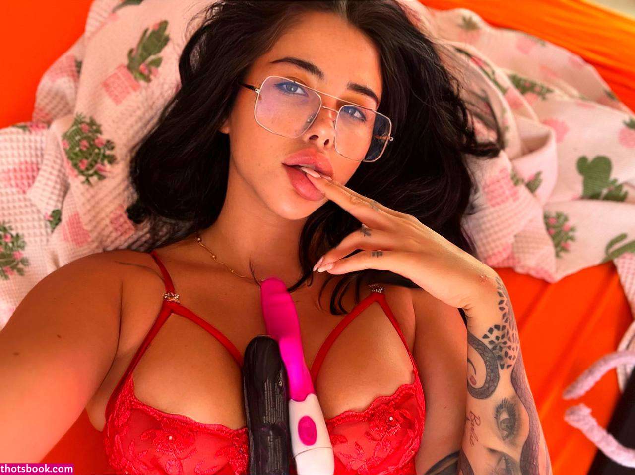 Cansu Bade Tas Photo #1