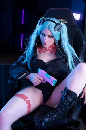 Ezy Summers Photo #6