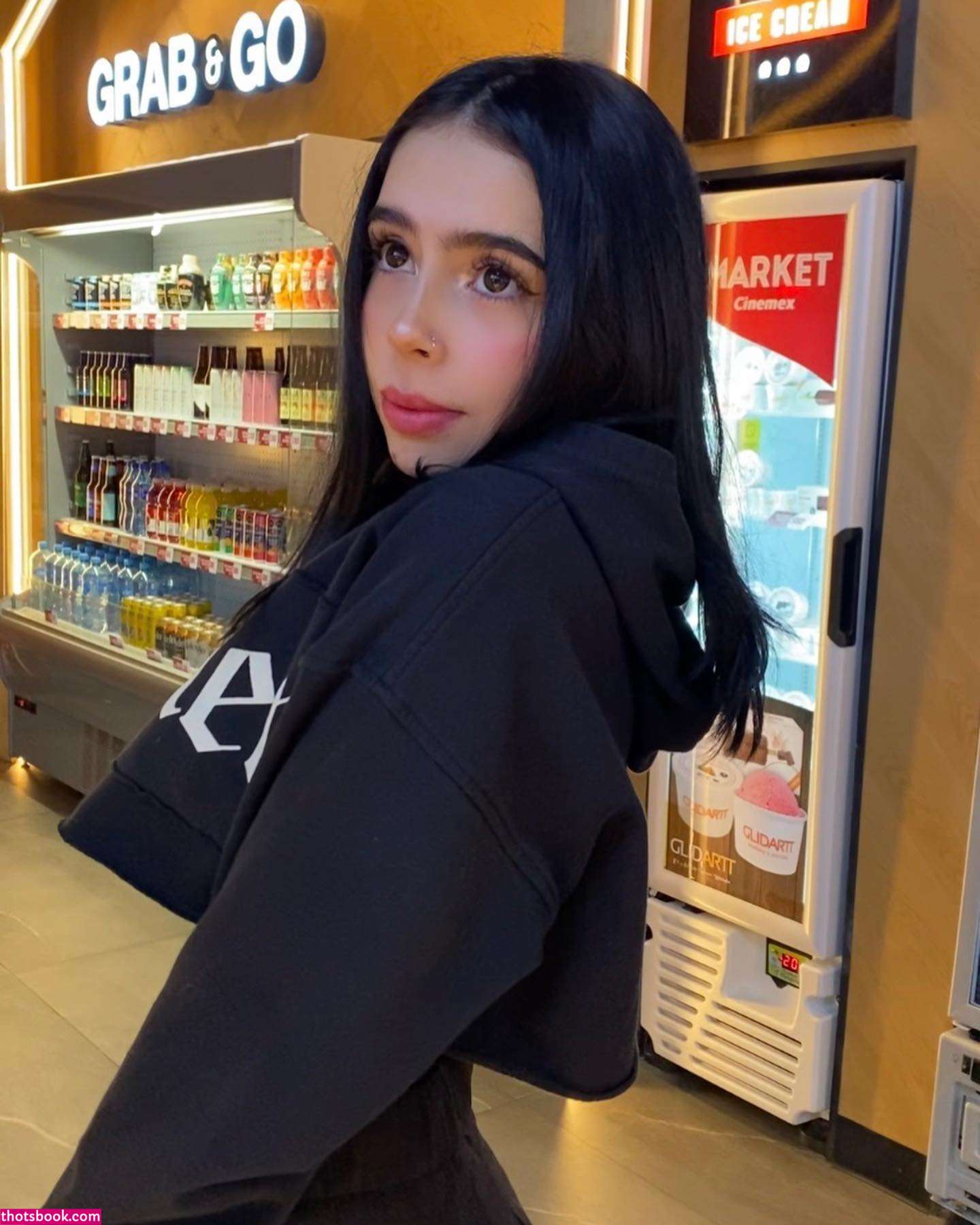 Mariana Grimaldi Photo #120