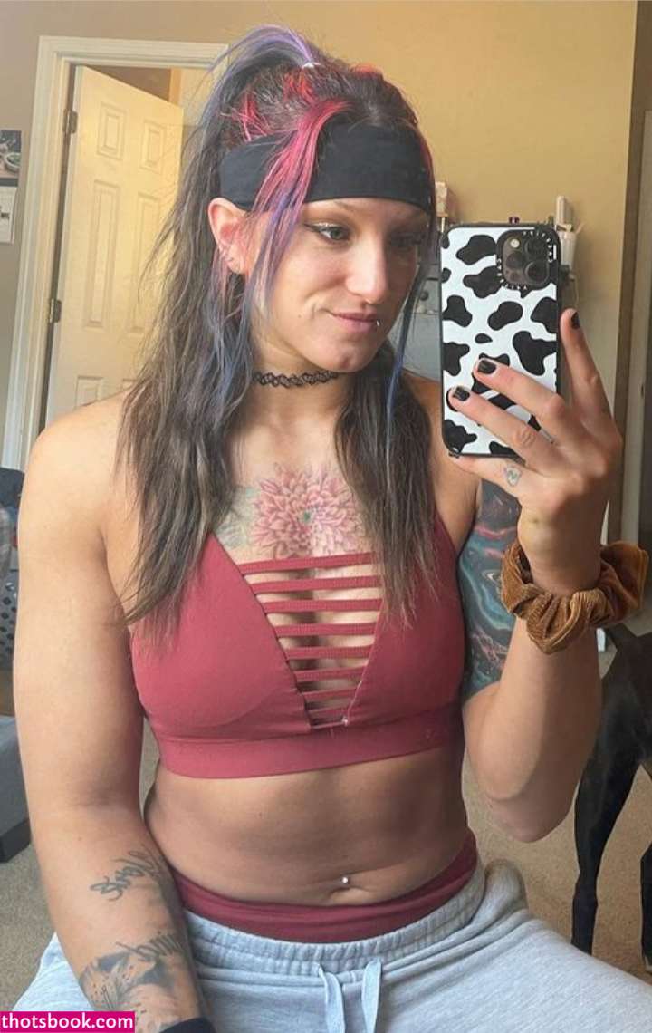 Kris Statlander Photo #14