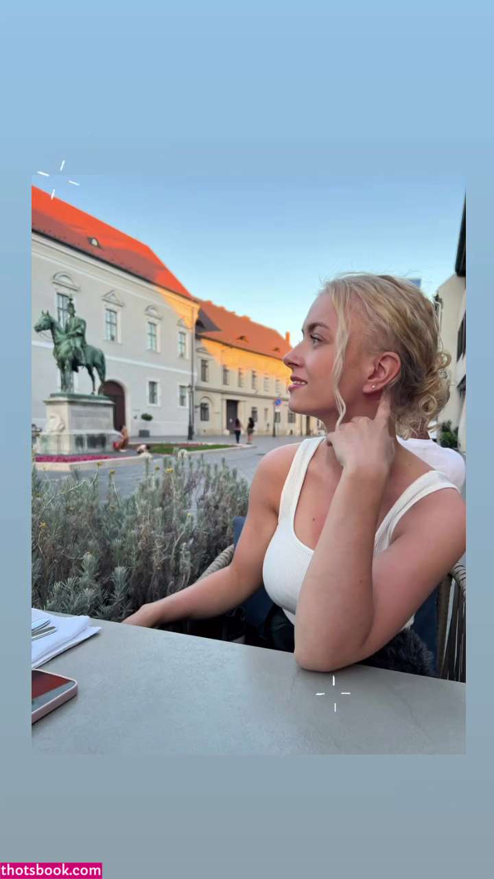 Mimichaela Lintrup Photo #17