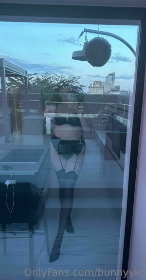 Tallbunnyy Photo #96