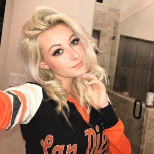 Abbyyyyyx0x0 Photo #4