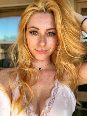 Abbyyyyyx0x0 Photo #7