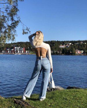 Arielle Burstrom Photo #11