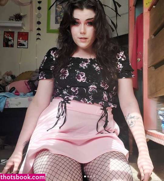 Bogwitchbae Photo #7