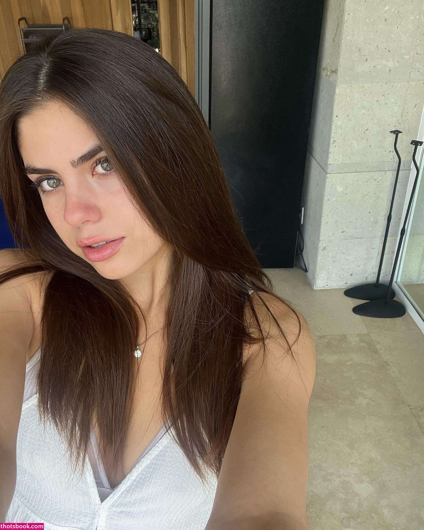 Melissa Leal Photo #4