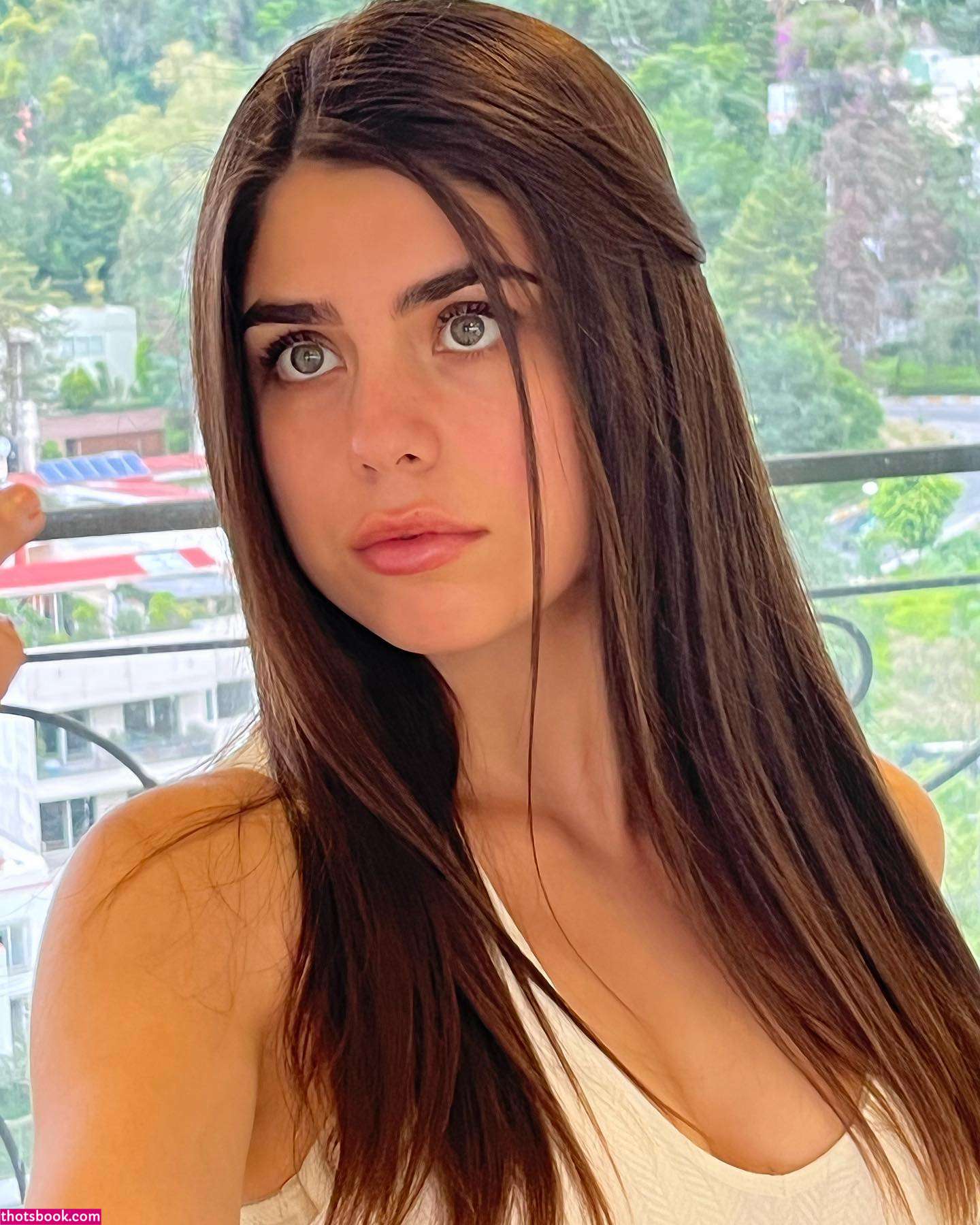 Melissa Leal Photo #8