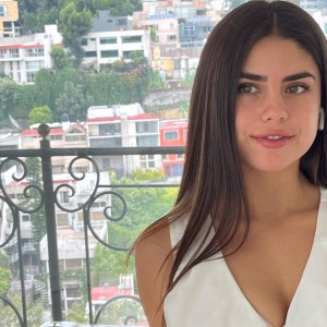 Melissa Leal Photo #3