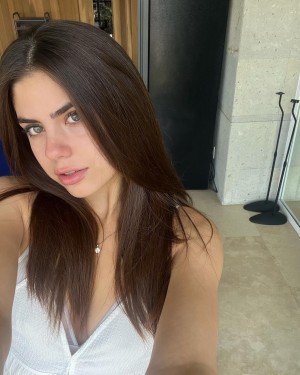 Melissa Leal Photo #4