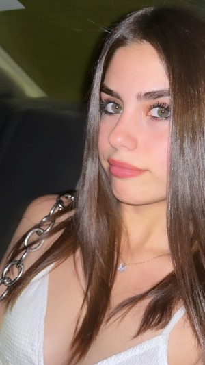 Melissa Leal Photo #12