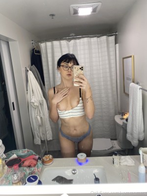 goddessclaire111 Photo #1