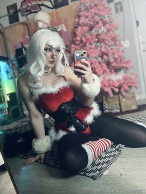 ipeachysweet Photo #4