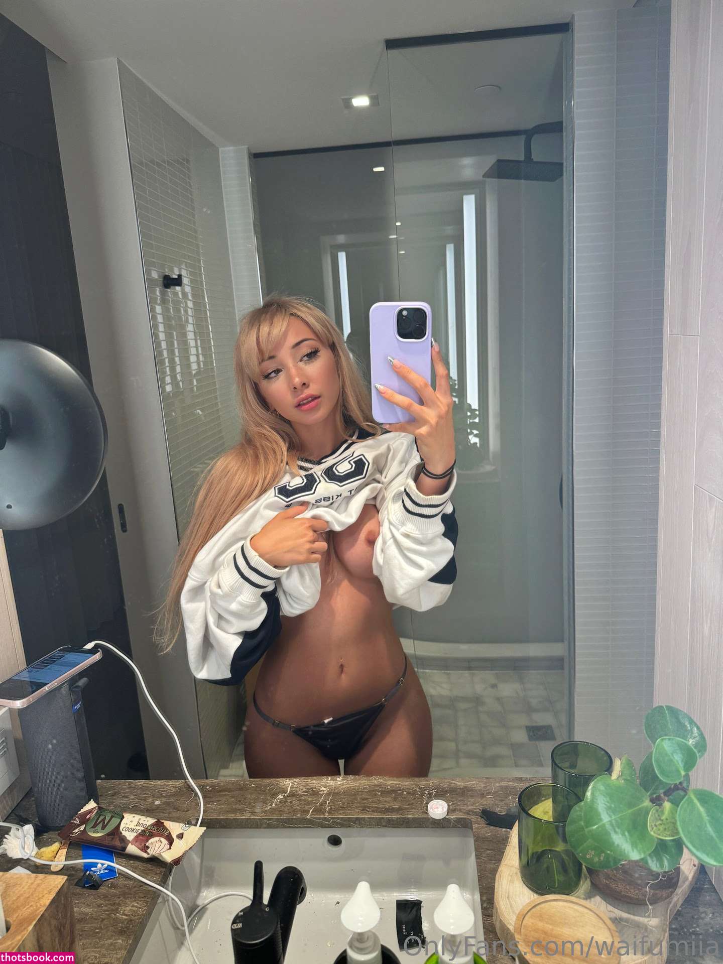 Izzybunnies Photo #995