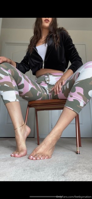 Queenzsfeet Photo #3