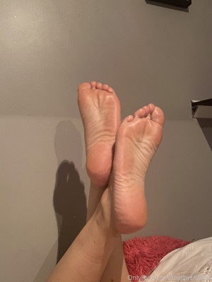 Queenzsfeet Photo #8
