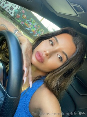 Lupe Fuentes Photo #4
