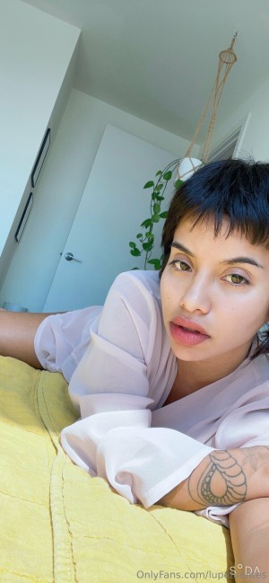 Lupe Fuentes Photo #31