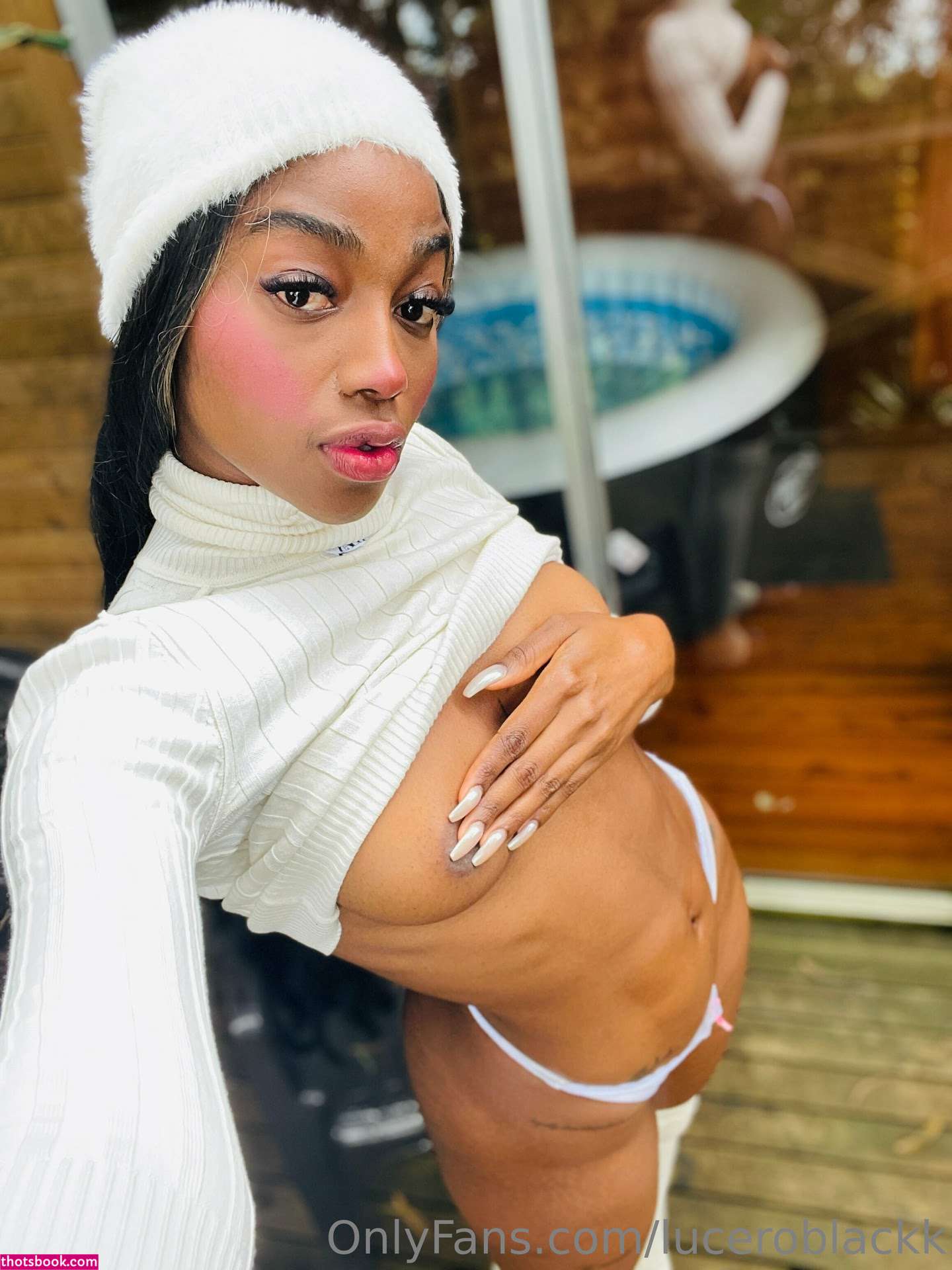 Lucero Black Photo #21