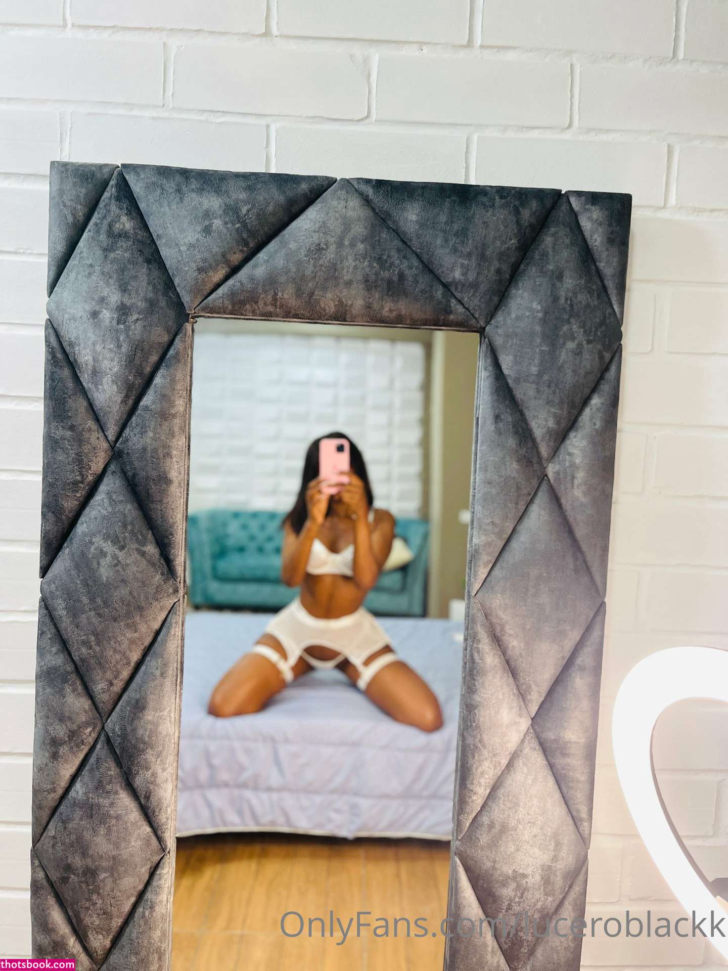 Lucero Black Photo #130