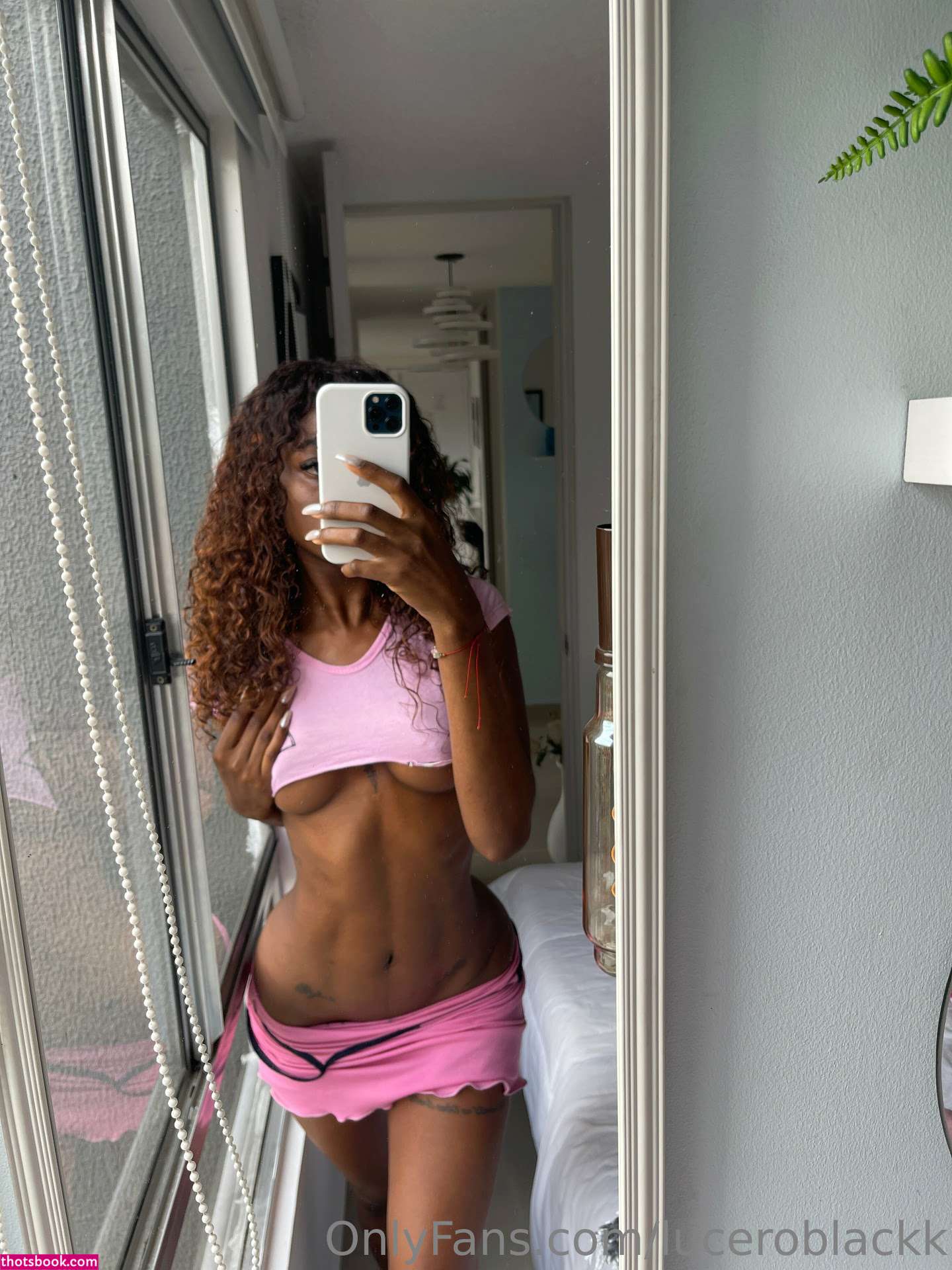 Lucero Black Photo #157