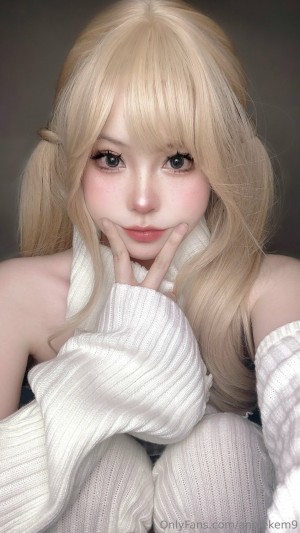 Annie Leonhardt Photo #28