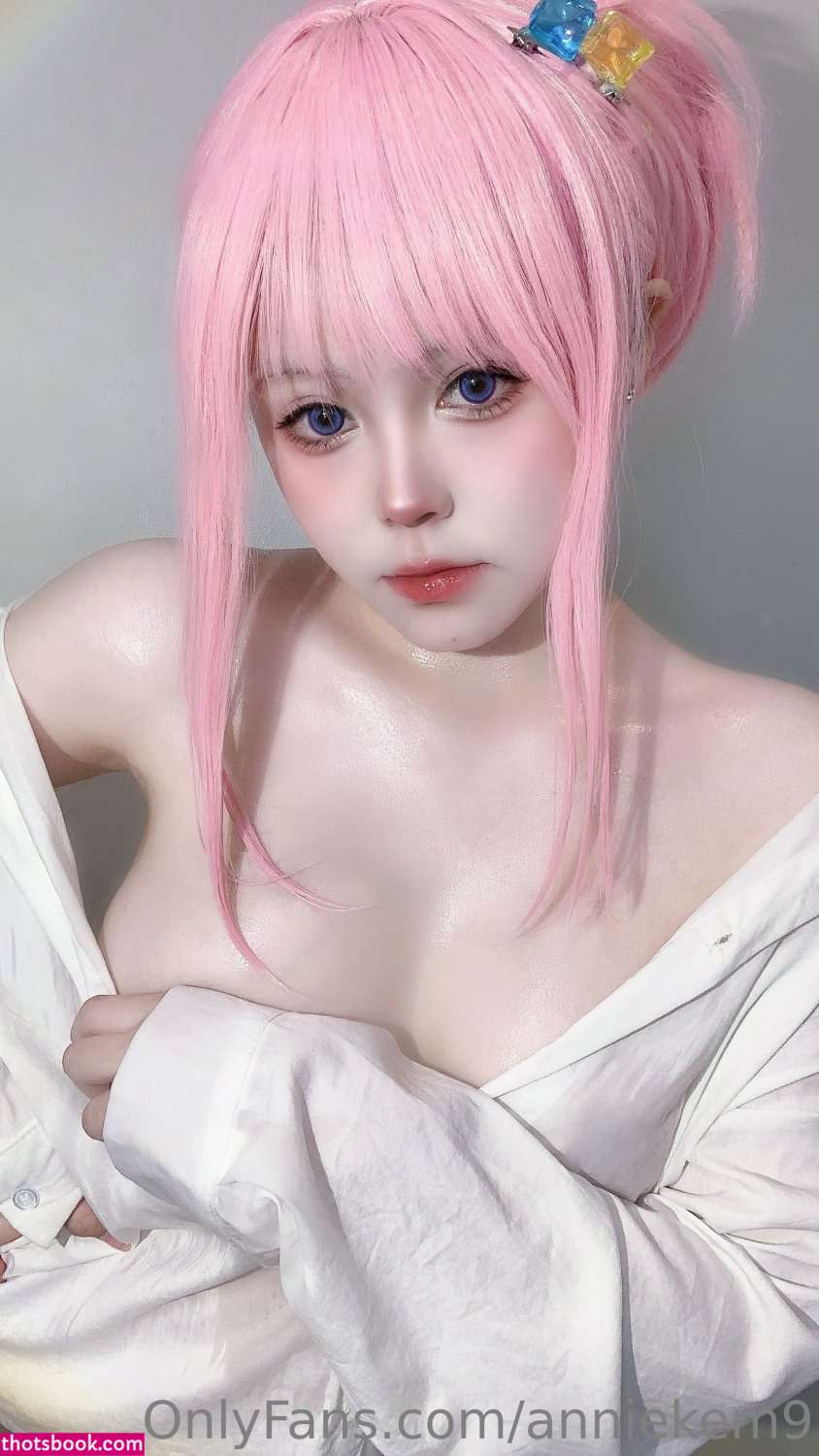 Annie Leonhardt Photo #45