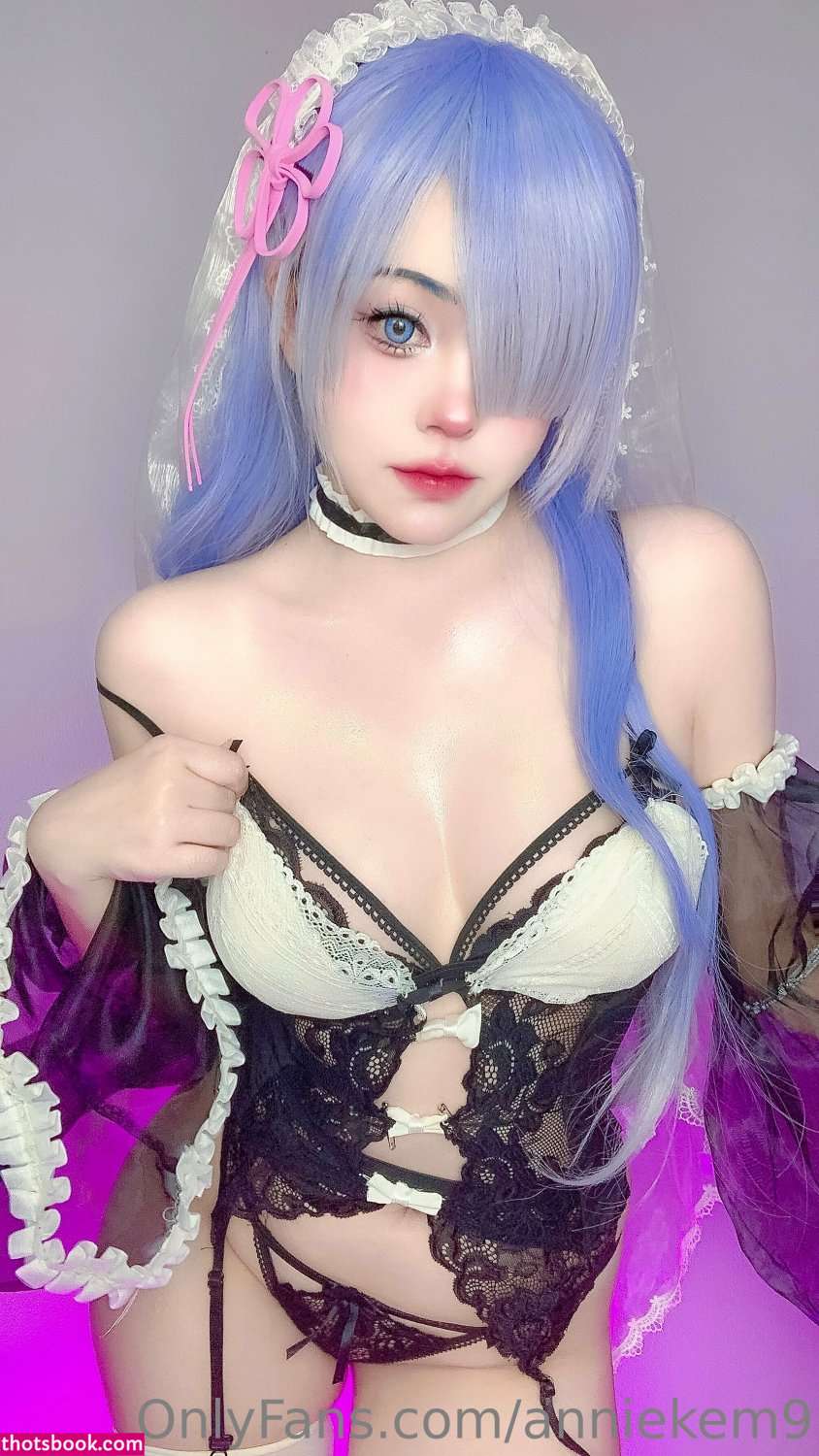 Annie Leonhardt Photo #77