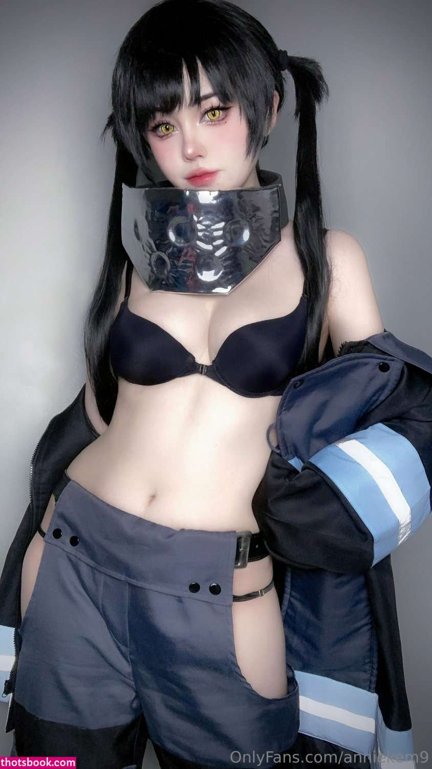 Annie Leonhardt Photo #91