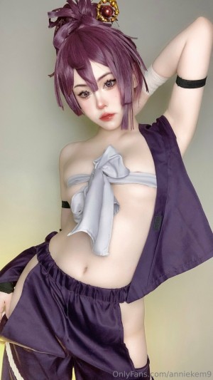 Annie Leonhardt Photo #98