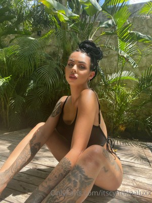 Cynthiaaluxx Photo #96