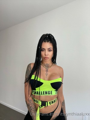 Cynthiaaluxx Photo #139