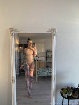 Honeyy Noir Photo #18