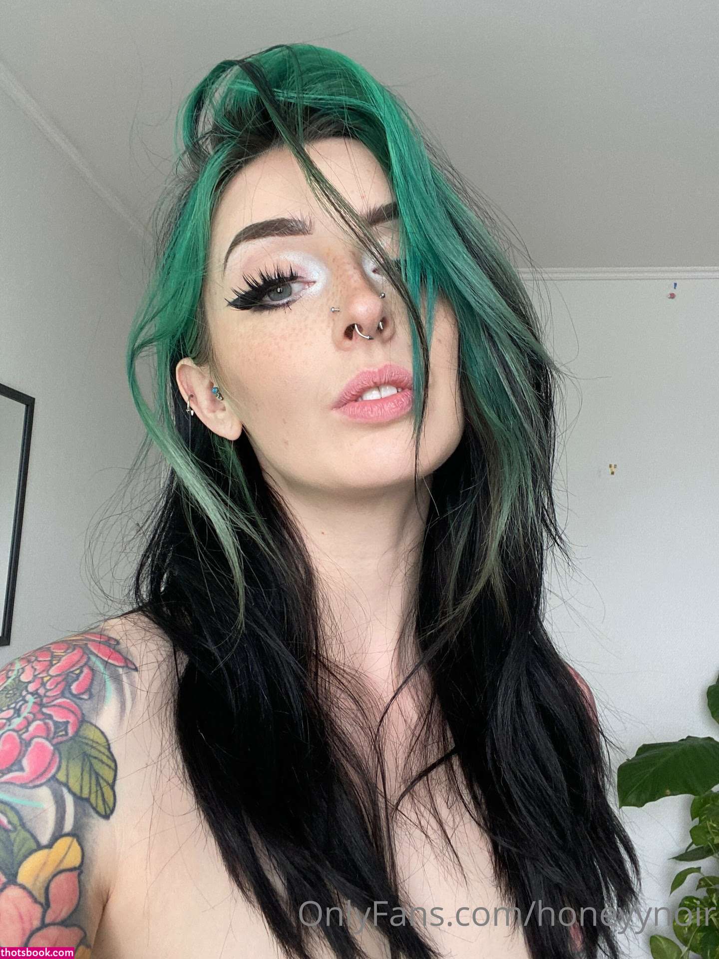 Honeyy Noir Photo #29