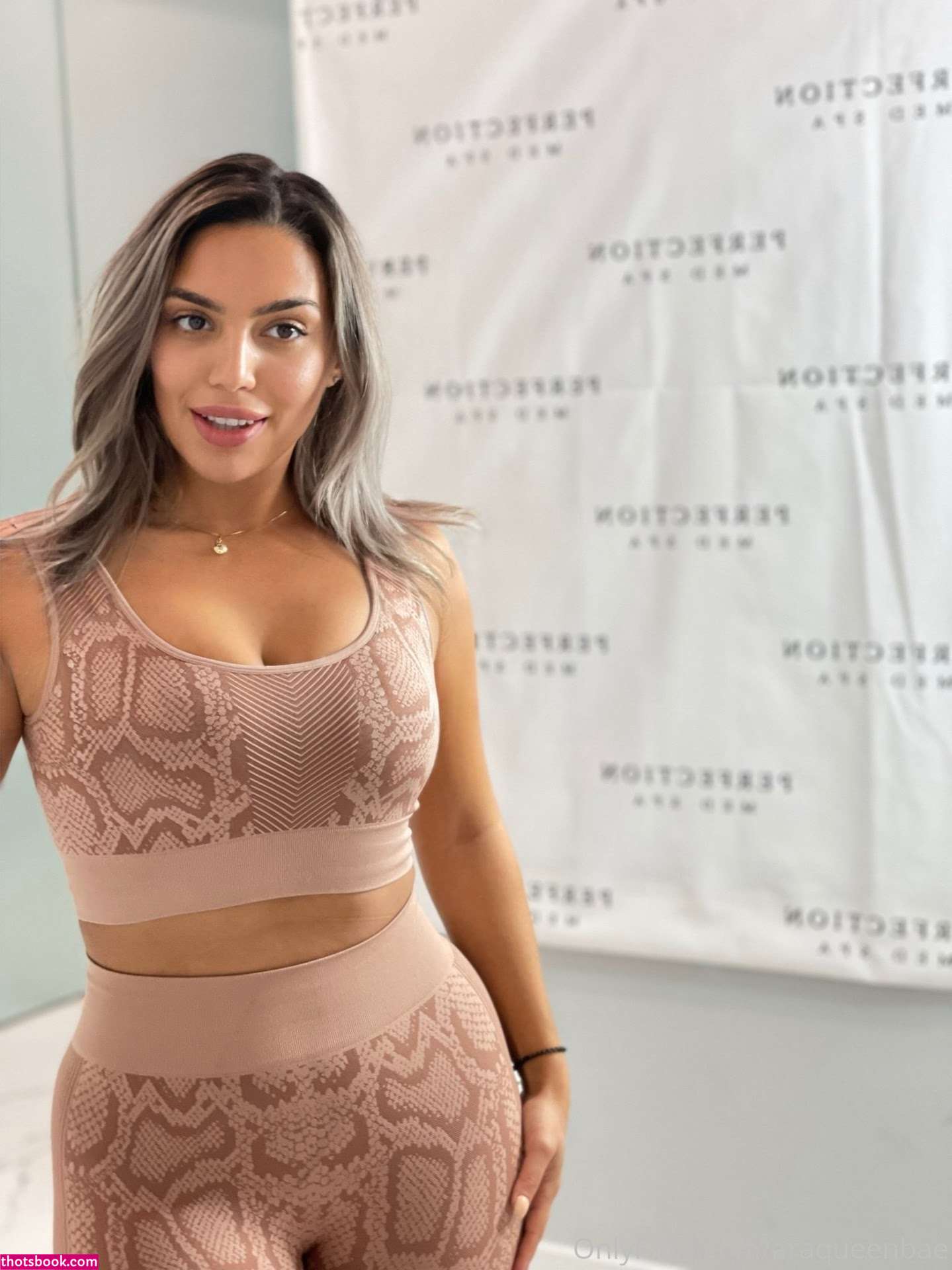 Araqueenbae Photo #44