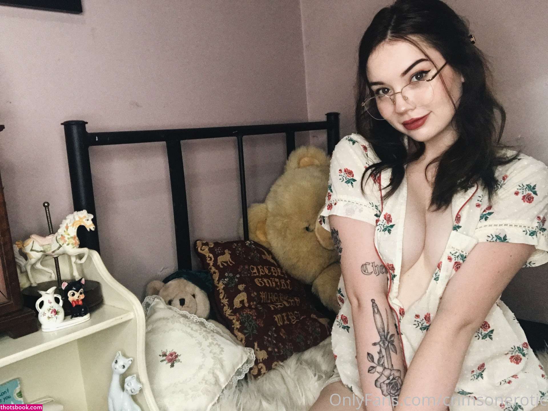 Crimsonerotic Photo #37