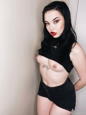 Crimsonerotic Photo #66