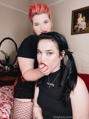 Crimsonerotic Photo #79