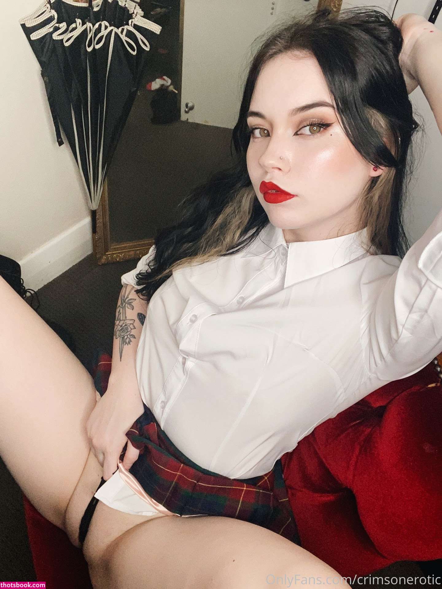 Crimsonerotic Photo #84