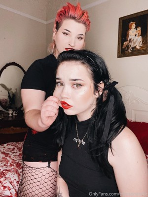 Crimsonerotic Photo #100