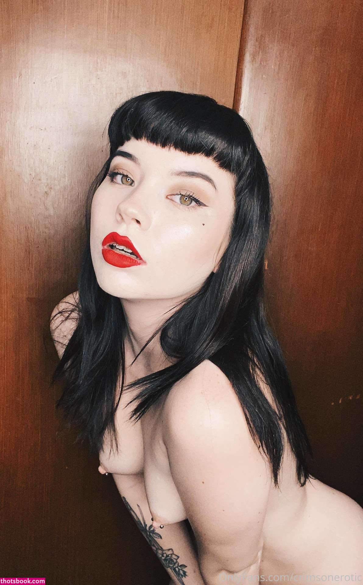 Crimsonerotic Photo #121