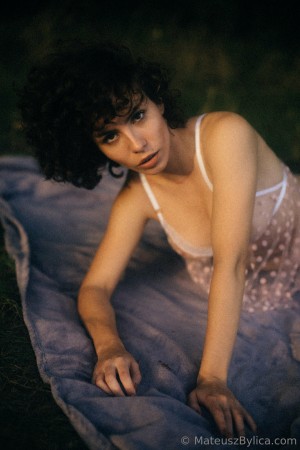 curlywiktoria Photo #17