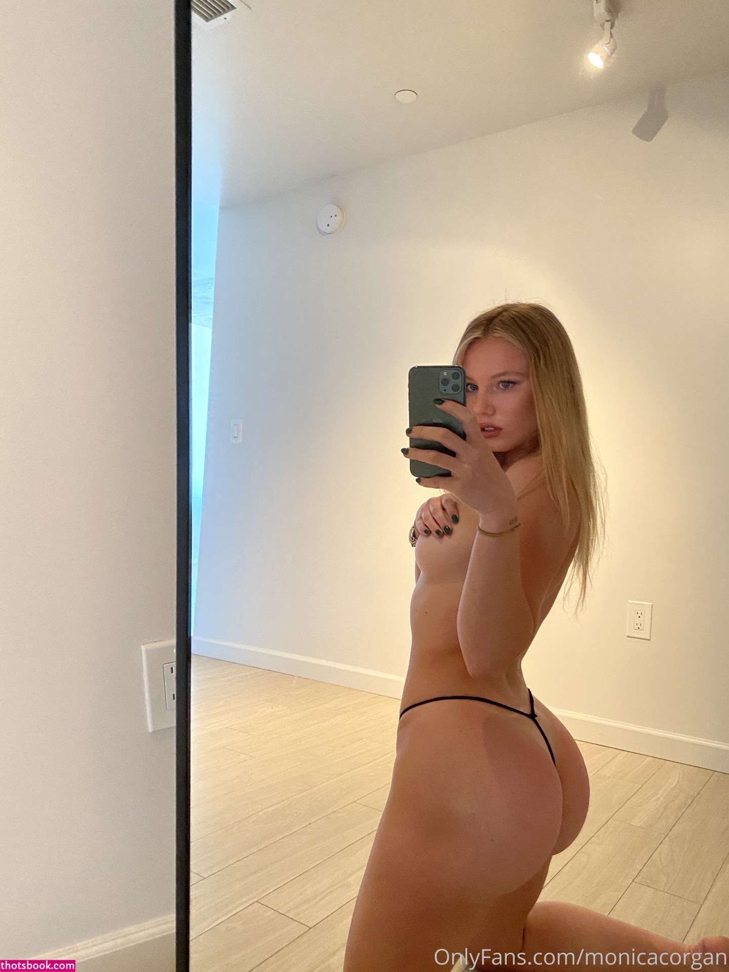 Monica Corgan Photo #20