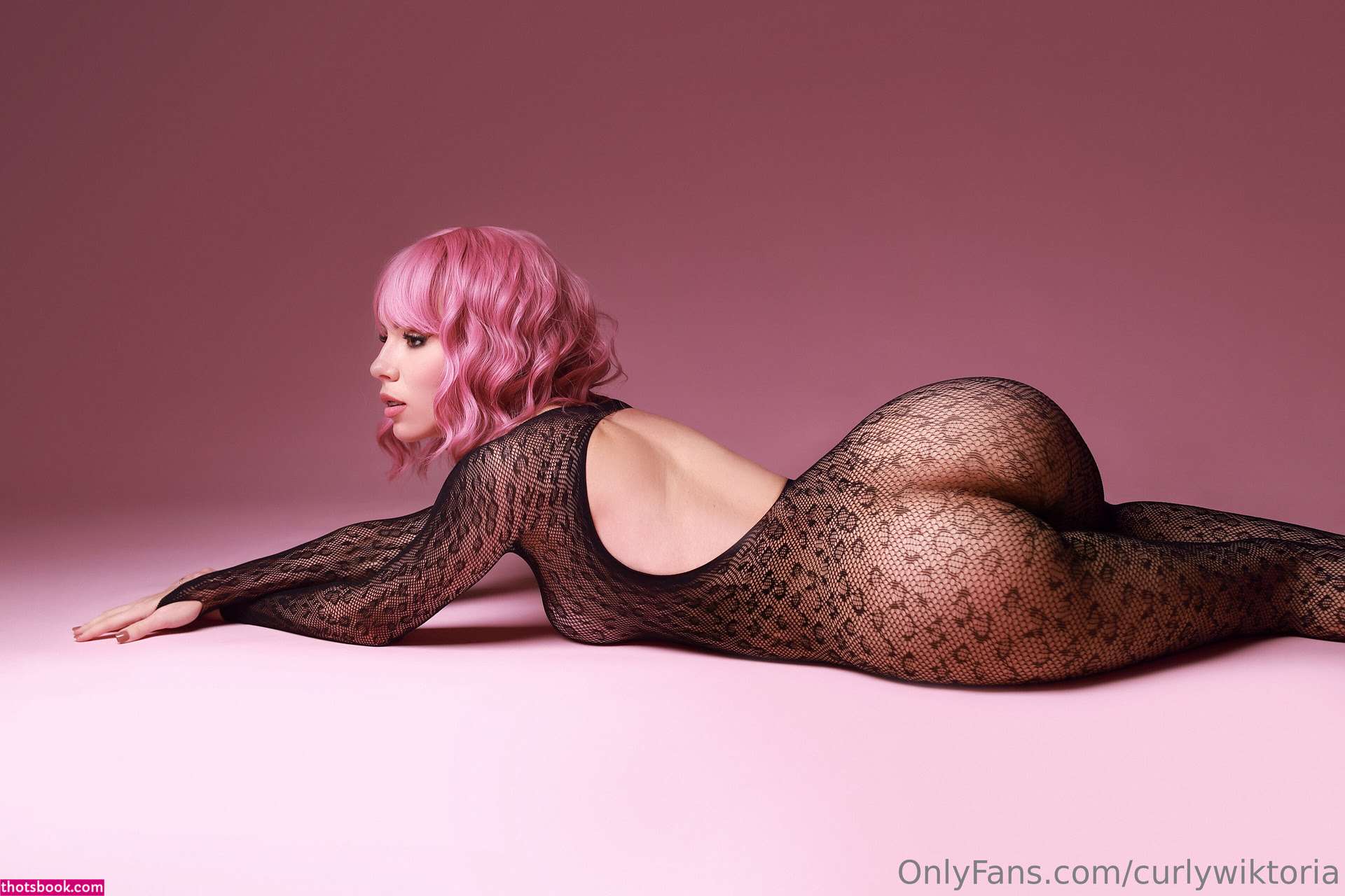 curlywiktoria Photo #101