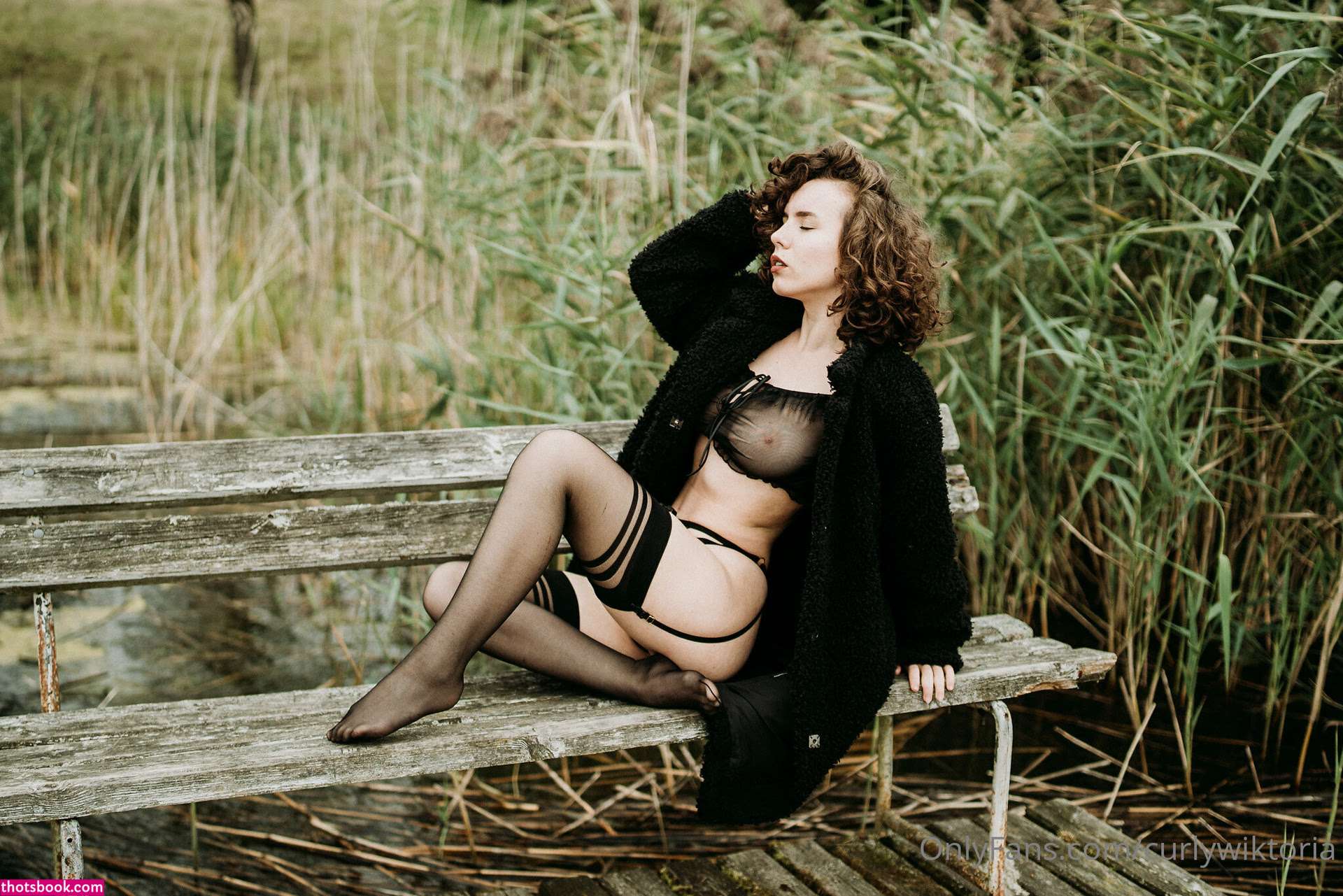 curlywiktoria Photo #155