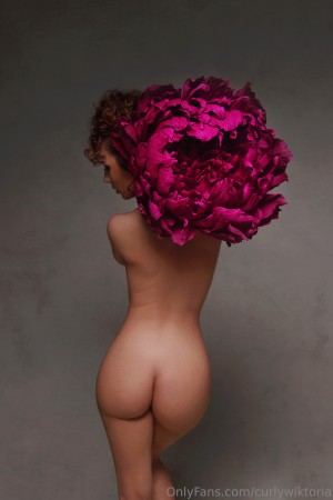 curlywiktoria Photo #182